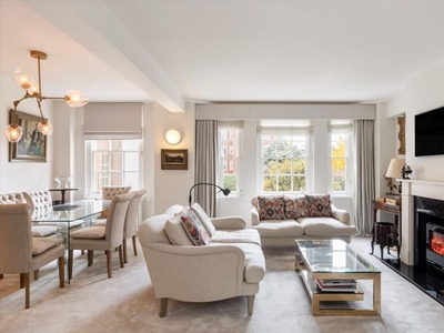 Flat for sale in Cranmer Court, Whiteheads Grove, Chelsea, London SW3