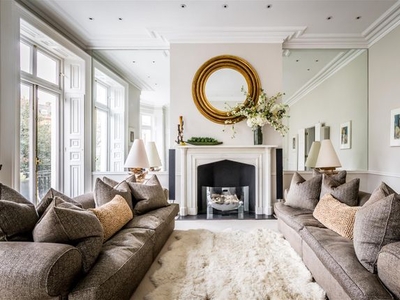 Flat for sale in Lennox Gardens, Knightsbridge, London SW1X