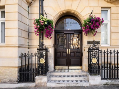 Flat for sale in Marylebone Road, London, 5 NW1
