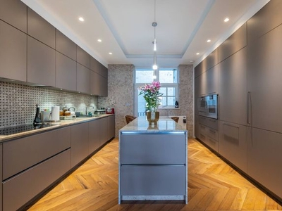 Flat for sale in Old Court Place, High Street Kensington, London W8