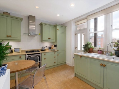 Flat for sale in Prince Of Wales Drive, London SW11