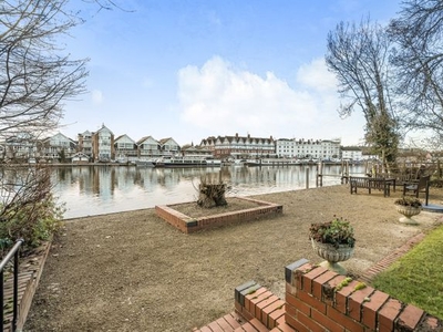 Flat for sale in Remenham Row, Wargrave Road, Henley-On-Thames, Berkshire RG9