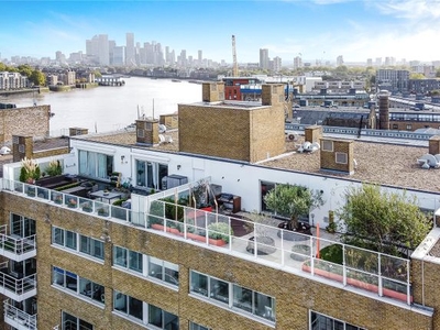 Flat for sale in Shad Thames, London SE1