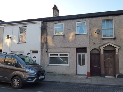 Flat to rent in 54A Windsor Road, Neath, Neath Port Talbot. SA11