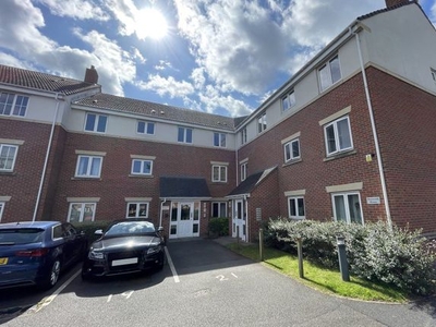 Flat to rent in Archdale Close, Chesterfield S40