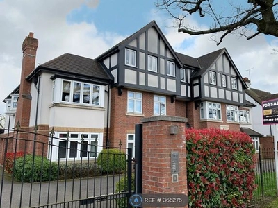 Flat to rent in Blossomfield Road, Solihull B91