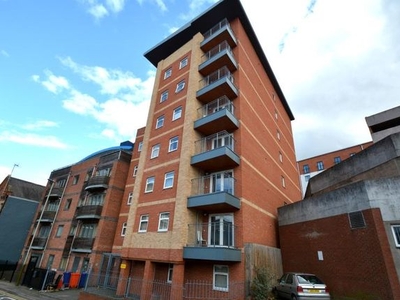 Flat to rent in Calais House, 30 Calais Hill, Leicester, 6A LE1