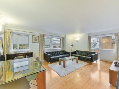 Flat to rent in Charter House, Crown Court WC2B