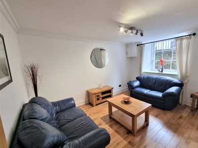 Flat to rent in Crown Street, City Centre, Aberdeen AB11