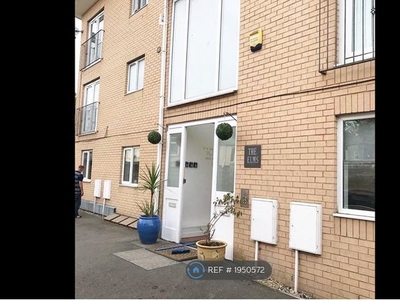 Flat to rent in Elm Street Lane, Cardiff CF24