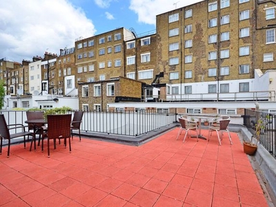 Flat to rent in Gloucester Terrace, Bayswater, London W2