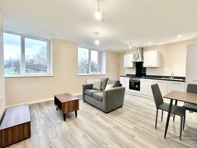 Flat to rent in Goodiers Drive, Salford M5