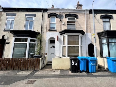 Flat to rent in Grafton Street HU5, Hull,