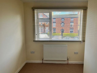 Flat to rent in Market Place, Long Buckby, Northampton NN6