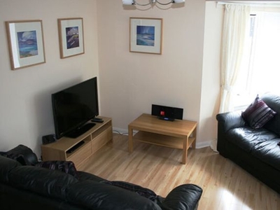 Flat to rent in Mill Street, Glasgow G40
