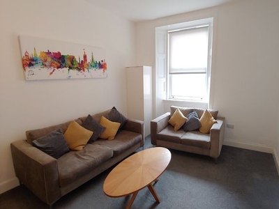 Flat to rent in Montpelier, Bruntsfield, Edinburgh EH10