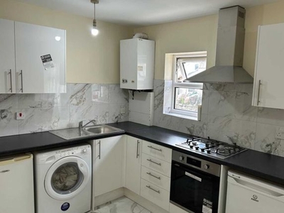 Flat to rent in Richmond Road, Cardiff CF24