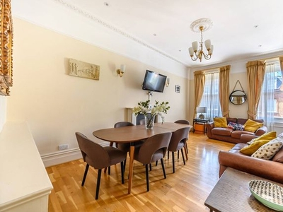 Flat to rent in Rosary Gardens, Chelsea, London SW7