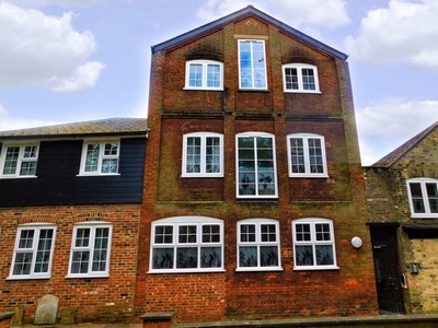 Flat to rent in St. Clements Church Lane, Ipswich IP4