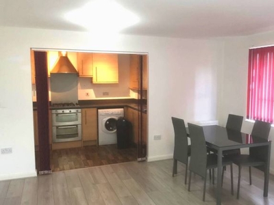 Flat to rent in St Margaret's Court, Swansea SA1