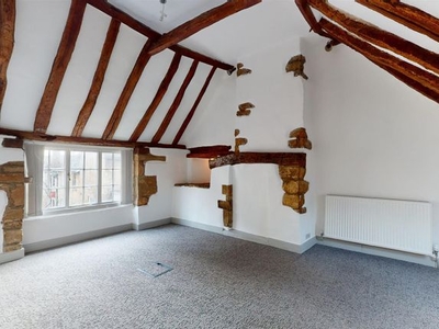 Flat to rent in St. Peters Street, Stamford PE9