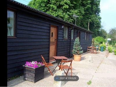 Flat to rent in The Old Sawmill Hastingleigh, Ashford TN25
