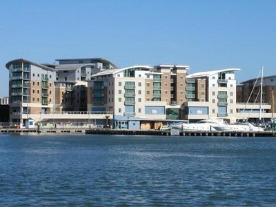 Flat to rent in Dolphin Quays, Poole BH15