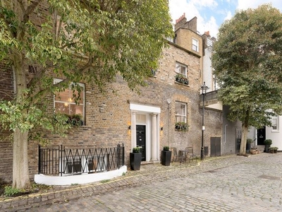 Mews house for sale in Montagu Mews West, London W1H