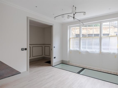 Mews house for sale in Tale House, Bloomsbury WC1N