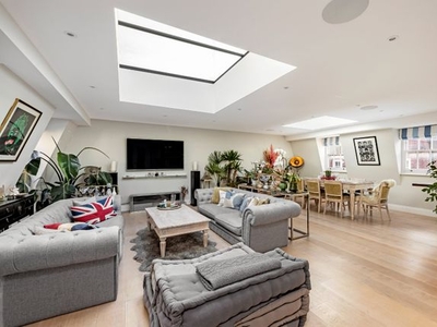Mews house for sale in Wimpole Mews, Marylebone, London W1G