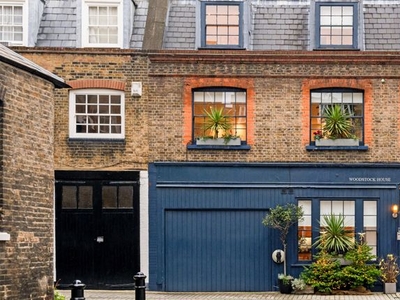 Mews house for sale in Woodstock Mews, London W1G