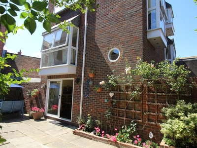 Mews house to rent in Thames Mews, Poole BH15