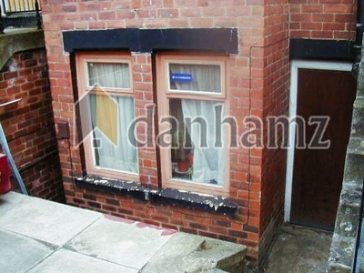 Property to rent in Brudenell Avenue, Hyde Park, Leeds LS6