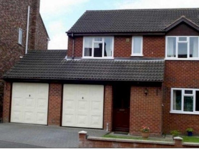 Property to rent in Lansbury Avenue, Chesterfield S45