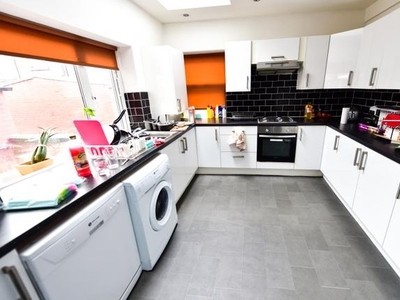 Property to rent in Norwood Road, Hyde Park, Leeds LS6