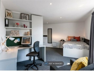 Room to rent in United Kingdom, Edinburgh EH7