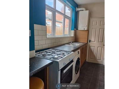 Room to rent in Warwick Street, Leicester LE3
