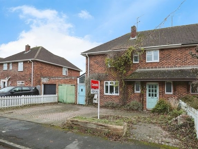 Semi-detached house for sale in Mountford Close, Wellesbourne, Warwick CV35