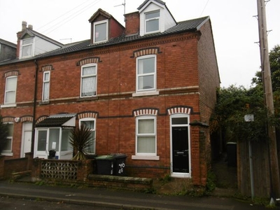 Semi-detached house to rent in City Road, Beeston NG9