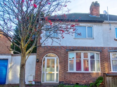 Semi-detached house to rent in Gainsborough Road, Clarendon Park, Leicester LE2
