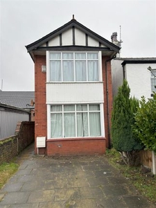 Detached house to rent in Norwood Road, Southport PR8
