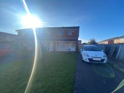 Semi-detached house to rent in Peregrine Close, Nottingham NG7