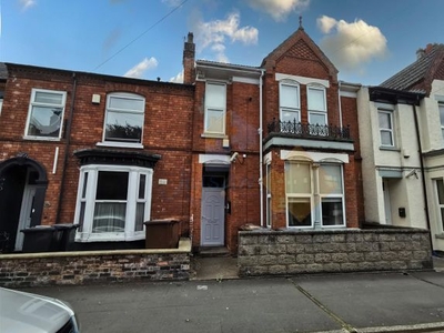 Semi-detached house to rent in West Parade, Lincoln LN1