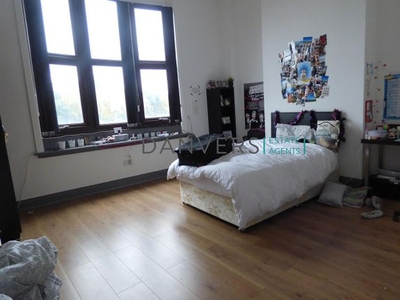 Shared accommodation to rent in Narborough Road, Leicester LE3
