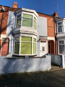 Shared accommodation to rent in Winchester Avenue, Leicester LE3