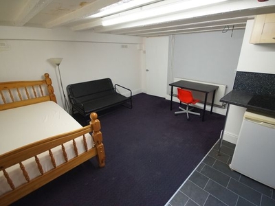Studio to rent in Flat 4 Holyhead Road, Coventry CV1