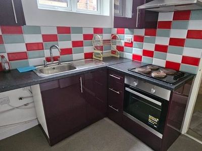 Studio to rent in Gwendolen Road, Leicester LE5