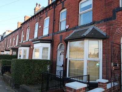 Terraced house to rent in Ashville Road, Hyde Park, Leeds LS6