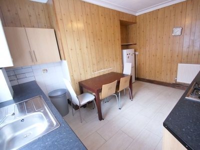 Terraced house to rent in Autumn Place, Hyde Park, Leeds LS6