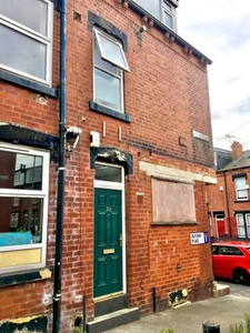 Terraced house to rent in Autumn Place, Leeds LS6